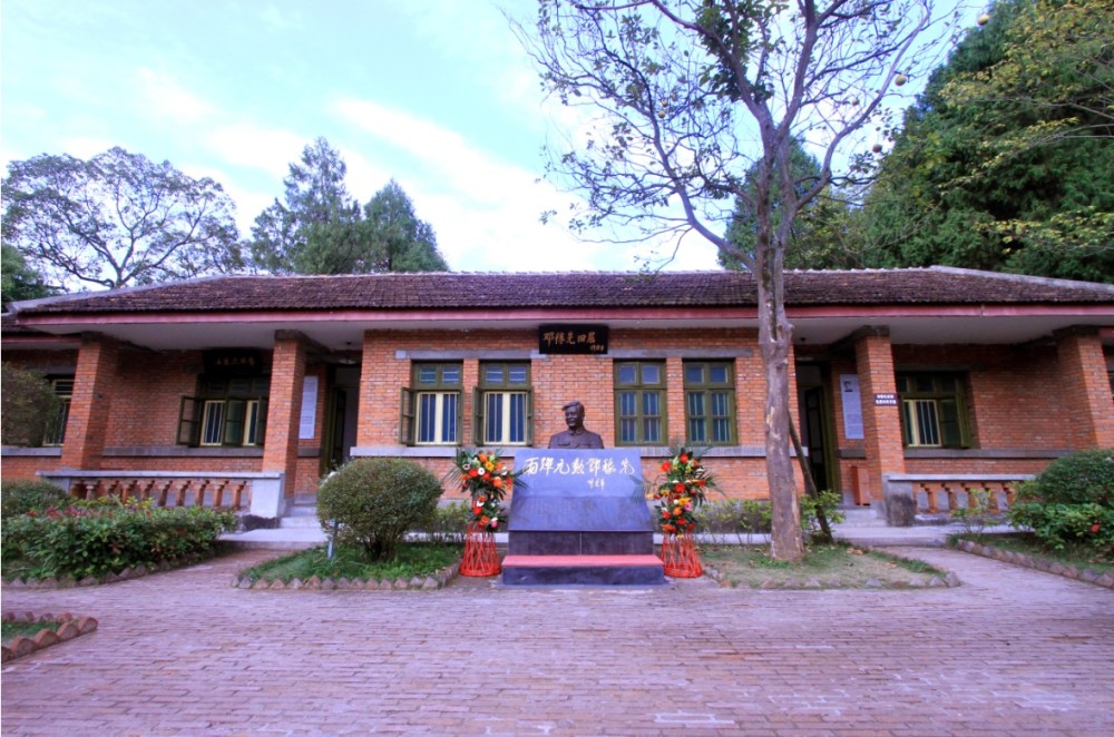 兩彈城景區(qū) 兩彈城景區(qū)